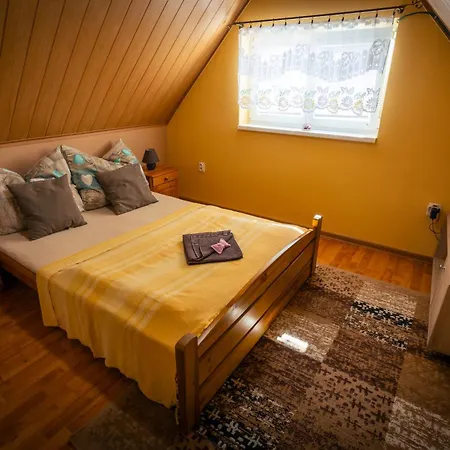 Chmelisko Lodge *
